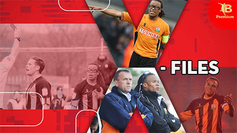  Bắt cầu thủ gọi là 'Ngài', Edgar Davids tự cưa ghế HLV trưởng